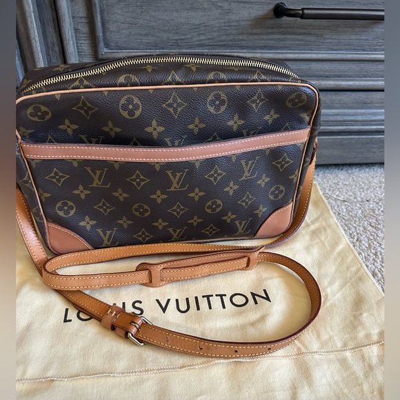 Louis Vuitton Other - Louis Vuitton Monogram Trocadero
GM (30) Crossbody